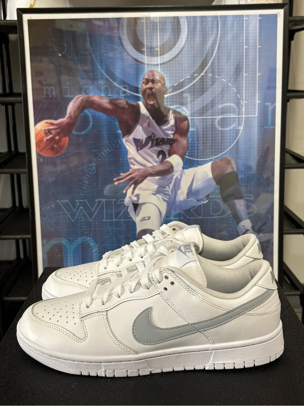 Women’s 11-Nike Dunk Low 
